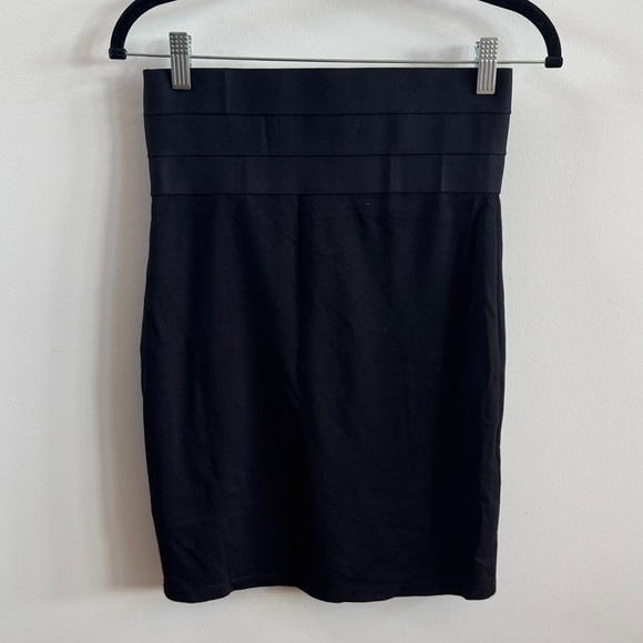 Max Studio Pencil Skirt โ Chic & Timeless Classic (Size Small) ๐ค - Picture 2 of 4